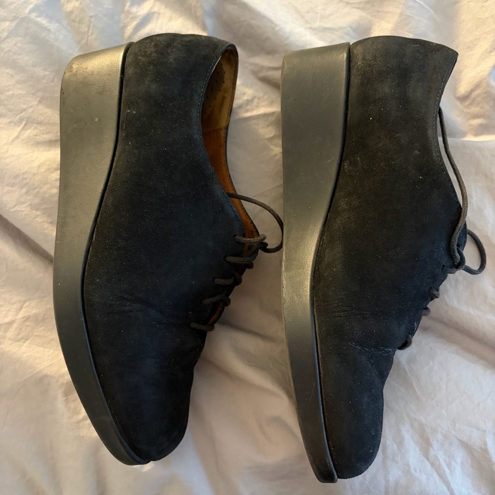 Hopp Modern Oxford in black nubuck suede 6 - Picture 3 of 5
